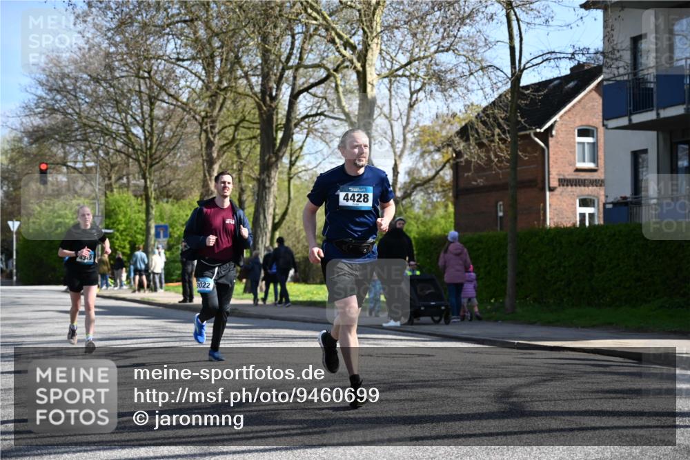 12.04.2026 - 45. Internationalen Wilhelmsburger Insellauf J. Mangold http://msf.ph/oto/9460699 12.04.2026 10:43:32 Ziel 2039, 3486, 4428, 3022, 4349, 2065, 3345, 2073, 4829, 4062, 5824, 3356 meine-sportfotos.de