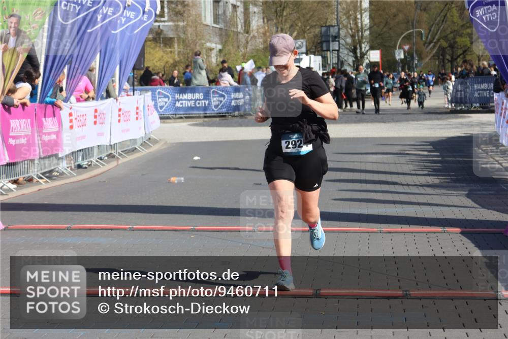 12.04.2026 - 45. Internationalen Wilhelmsburger Insellauf Strokosch-Dieckow http://msf.ph/oto/9460711 12.04.2026 11:08:09 Ziel 2924 meine-sportfotos.de