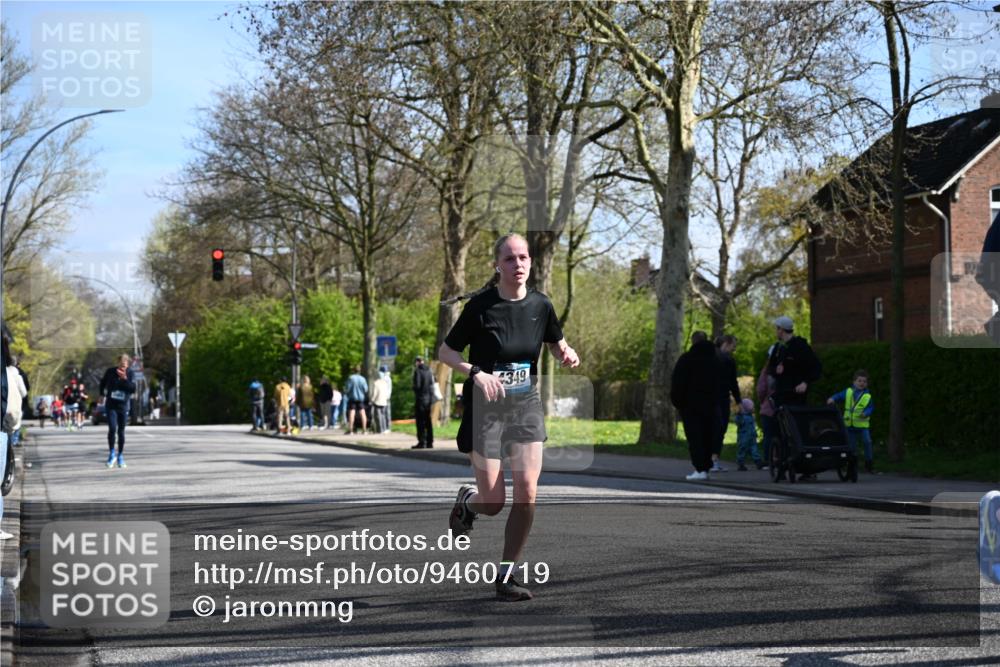 12.04.2026 - 45. Internationalen Wilhelmsburger Insellauf J. Mangold http://msf.ph/oto/9460719 12.04.2026 10:43:34 Ziel 3486, 4428, 3022, 4349, 2065, 3345, 2073, 4829, 4062, 4062, 5824, 3356 meine-sportfotos.de