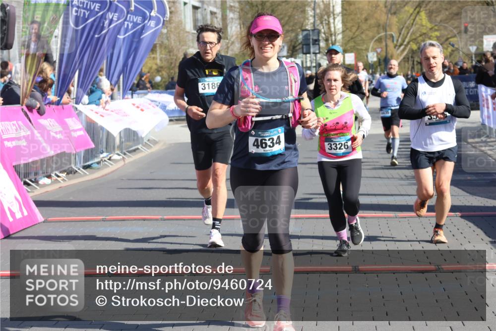12.04.2026 - 45. Internationalen Wilhelmsburger Insellauf Strokosch-Dieckow http://msf.ph/oto/9460724 12.04.2026 10:50:37 Ziel 4634, 3186, 3326, 3556, 3228, 5041, 5033, 4435 meine-sportfotos.de