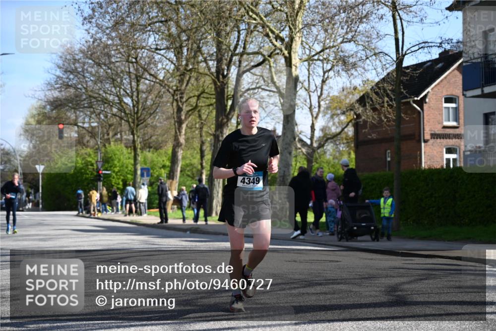 12.04.2026 - 45. Internationalen Wilhelmsburger Insellauf J. Mangold http://msf.ph/oto/9460727 12.04.2026 10:43:34 Ziel 3486, 4428, 3022, 4349, 2065, 3345, 2073, 4829, 4062, 4062, 5824, 3356 meine-sportfotos.de