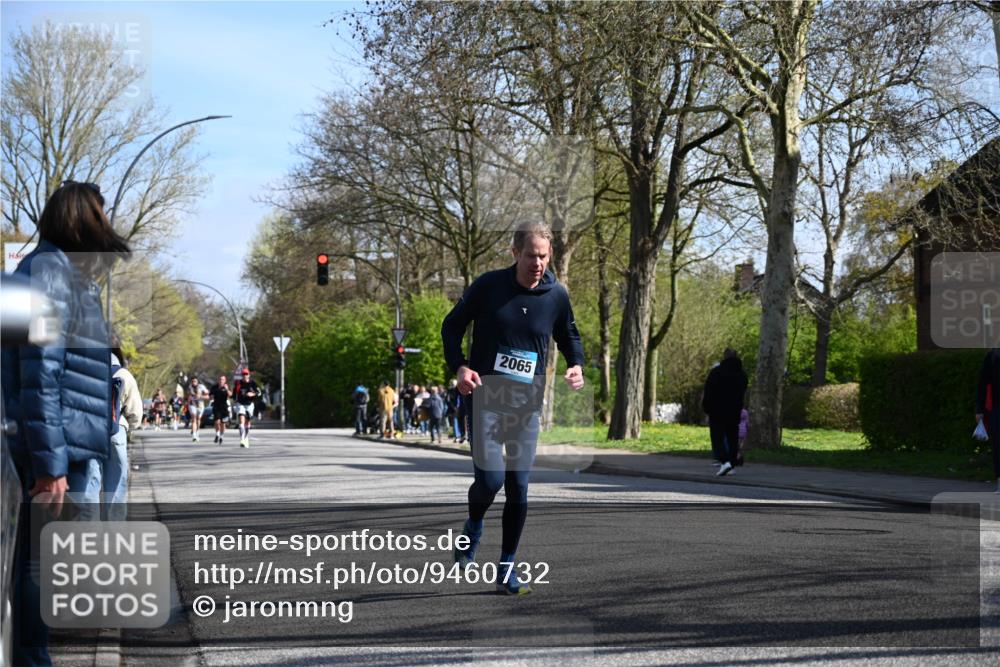 12.04.2026 - 45. Internationalen Wilhelmsburger Insellauf J. Mangold http://msf.ph/oto/9460732 12.04.2026 10:43:41 Ziel 3486, 4428, 3022, 4349, 2065, 3345, 2073, 4829, 4062, 5824, 3356, 5766, 5775 meine-sportfotos.de