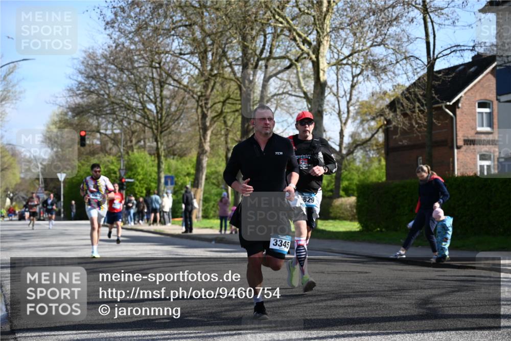 12.04.2026 - 45. Internationalen Wilhelmsburger Insellauf J. Mangold http://msf.ph/oto/9460754 12.04.2026 10:43:53 Ziel 2065, 3345, 2073, 4829, 4062, 5824, 3356, 5766, 5775, 3662, 2911, 4934, 2940 meine-sportfotos.de