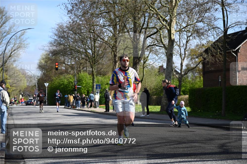 12.04.2026 - 45. Internationalen Wilhelmsburger Insellauf J. Mangold http://msf.ph/oto/9460772 12.04.2026 10:43:56 Ziel 2065, 3345, 2073, 4829, 4062, 5824, 3356, 5766, 5775, 3662, 2911, 4934, 2940, 4815, 4758, 5009, 4906 meine-sportfotos.de
