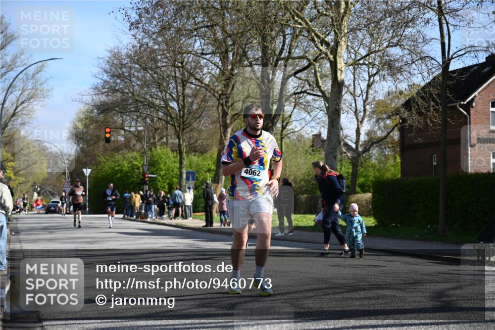 12.04.2026 - 45. Internationalen Wilhelmsburger Insellauf J. Mangold http://msf.ph/oto/9460773 12.04.2026 10:43:56 Ziel 2065, 3345, 2073, 4829, 4062, 5824, 3356, 5766, 5775, 3662, 2911, 4934, 2940, 4815, 4758, 5009, 4906 meine-sportfotos.de
