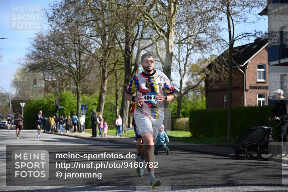 12.04.2026 - 45. Internationalen Wilhelmsburger Insellauf J. Mangold http://msf.ph/oto/9460782 12.04.2026 10:43:57 Ziel 2065, 3345, 2073, 4829, 4062, 5824, 3356, 5766, 5775, 3662, 2911, 4934, 2940, 4815, 4758, 5009, 4906 meine-sportfotos.de