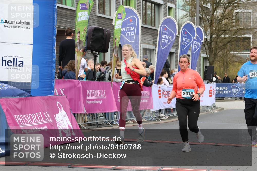 12.04.2026 - 45. Internationalen Wilhelmsburger Insellauf Strokosch-Dieckow http://msf.ph/oto/9460788 12.04.2026 13:19:07 Ziel 4626, 2019, 3940, 3482 meine-sportfotos.de