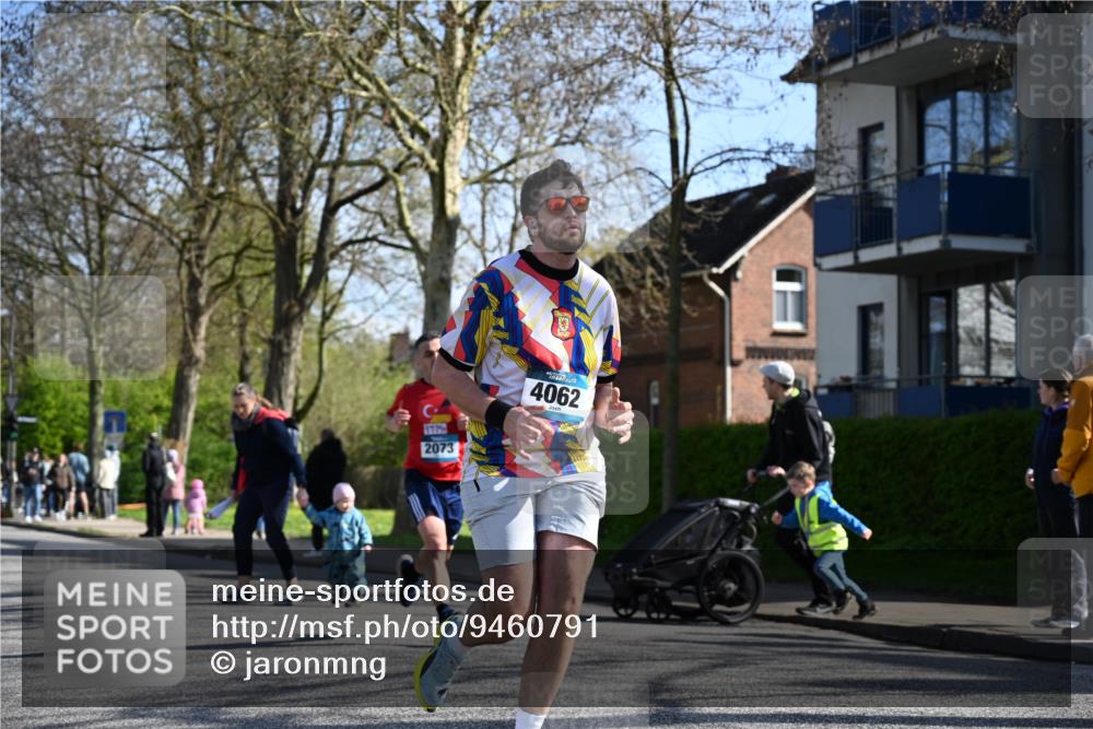 12.04.2026 - 45. Internationalen Wilhelmsburger Insellauf J. Mangold http://msf.ph/oto/9460791 12.04.2026 10:43:57 Ziel 2065, 3345, 2073, 4829, 4062, 5824, 3356, 5766, 5775, 3662, 2911, 4934, 2940, 4815, 4758, 5009, 4906 meine-sportfotos.de