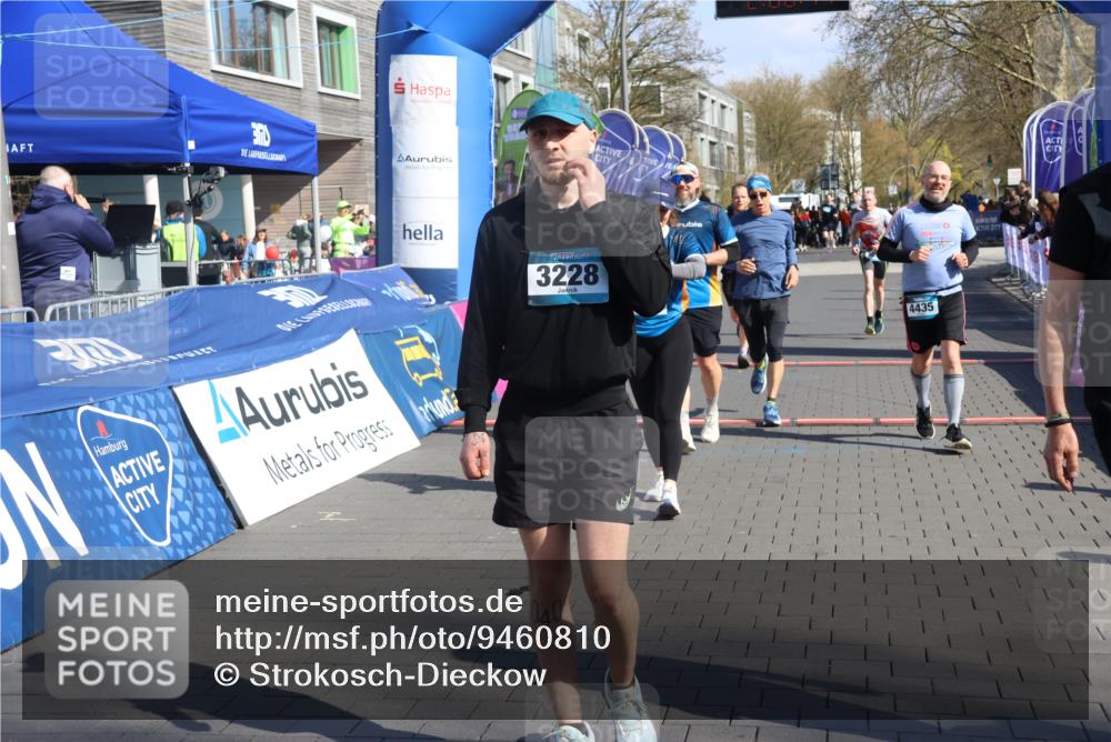 12.04.2026 - 45. Internationalen Wilhelmsburger Insellauf Strokosch-Dieckow http://msf.ph/oto/9460810 12.04.2026 10:50:42 Ziel 3228, 5041, 5033, 4435, 2720, 3234, 3855 meine-sportfotos.de