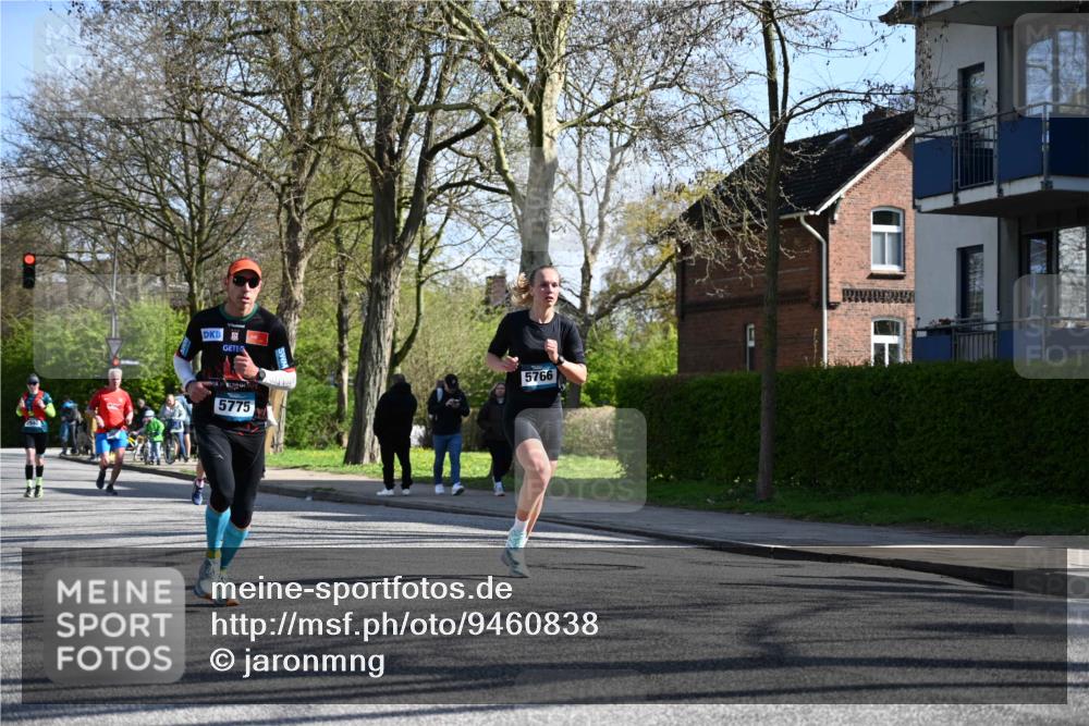 12.04.2026 - 45. Internationalen Wilhelmsburger Insellauf J. Mangold http://msf.ph/oto/9460838 12.04.2026 10:44:16 Ziel 5824, 3356, 5766, 5775, 3662, 2911, 4934, 2940, 4815, 4758, 5009, 4906, 5805, 2920, 3173, 2190, 4914, 5341, 5435, 5563, 2075 meine-sportfotos.de