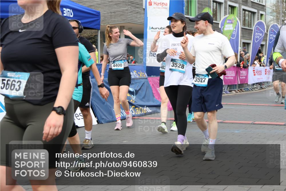 12.04.2026 - 45. Internationalen Wilhelmsburger Insellauf Strokosch-Dieckow http://msf.ph/oto/9460839 12.04.2026 13:19:03 Ziel 4727, 5541, 4153, 3528, 3527, 4400, 4403, 4556, 4626, 2019, 3940, 3482 meine-sportfotos.de
