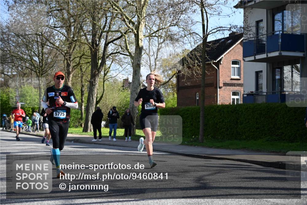 12.04.2026 - 45. Internationalen Wilhelmsburger Insellauf J. Mangold http://msf.ph/oto/9460841 12.04.2026 10:44:16 Ziel 5824, 3356, 5766, 5775, 3662, 2911, 4934, 2940, 4815, 4758, 5009, 4906, 5805, 2920, 3173, 2190, 4914, 5341, 5435, 5563, 2075 meine-sportfotos.de
