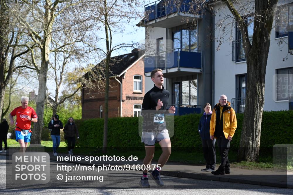 12.04.2026 - 45. Internationalen Wilhelmsburger Insellauf J. Mangold http://msf.ph/oto/9460875 12.04.2026 10:44:21 Ziel 5766, 5775, 3662, 2911, 4934, 2940, 4815, 4758, 5009, 4906, 5805, 2920, 3173, 2190, 4914, 5341, 5435, 5563, 2075, 2810, 3408, 4739, 3416 meine-sportfotos.de