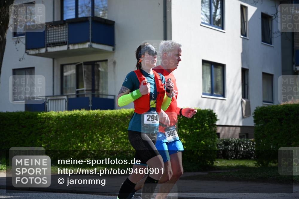 12.04.2026 - 45. Internationalen Wilhelmsburger Insellauf J. Mangold http://msf.ph/oto/9460901 12.04.2026 10:44:25 Ziel 3662, 2911, 4934, 2940, 4815, 4758, 5009, 4906, 5805, 2920, 3173, 2190, 4914, 5341, 5341, 5435, 5563, 2075, 2810, 3408, 4739, 3416 meine-sportfotos.de