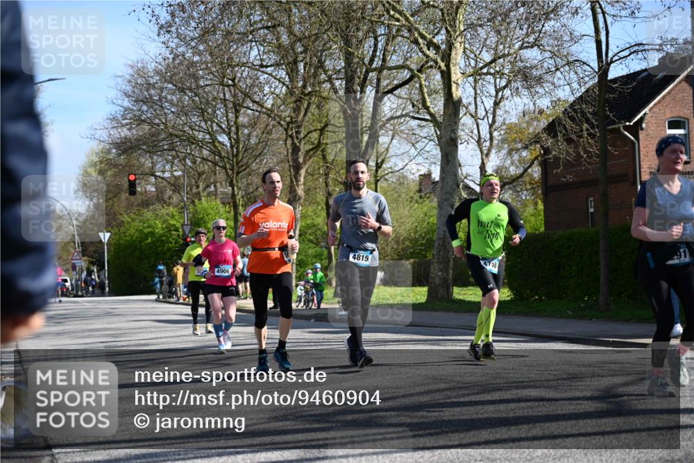 12.04.2026 - 45. Internationalen Wilhelmsburger Insellauf J. Mangold http://msf.ph/oto/9460904 12.04.2026 10:44:28 Ziel 3662, 2911, 4934, 2940, 4815, 4758, 5009, 4906, 5805, 2920, 3173, 2190, 4914, 5341, 5435, 5563, 2075, 5563, 2075, 2810, 3408, 4739, 3416, 2899, 4785 meine-sportfotos.de