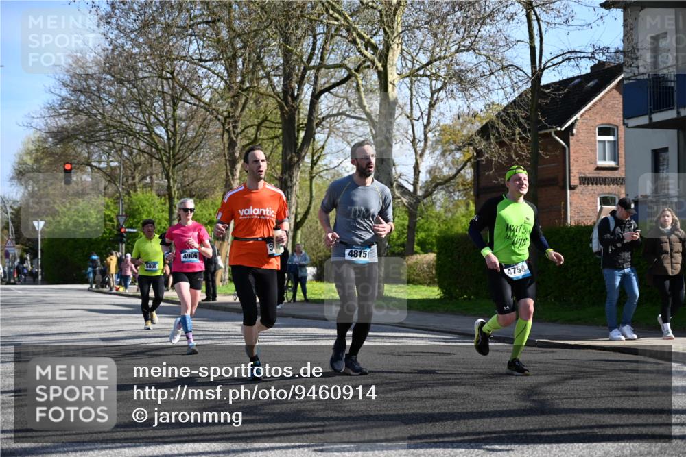 12.04.2026 - 45. Internationalen Wilhelmsburger Insellauf J. Mangold http://msf.ph/oto/9460914 12.04.2026 10:44:29 Ziel 3662, 2911, 4934, 2940, 4815, 4758, 5009, 4906, 5805, 2920, 2920, 3173, 2190, 4914, 5341, 5435, 5563, 2075, 2810, 3408, 4739, 3416, 2899, 4785 meine-sportfotos.de