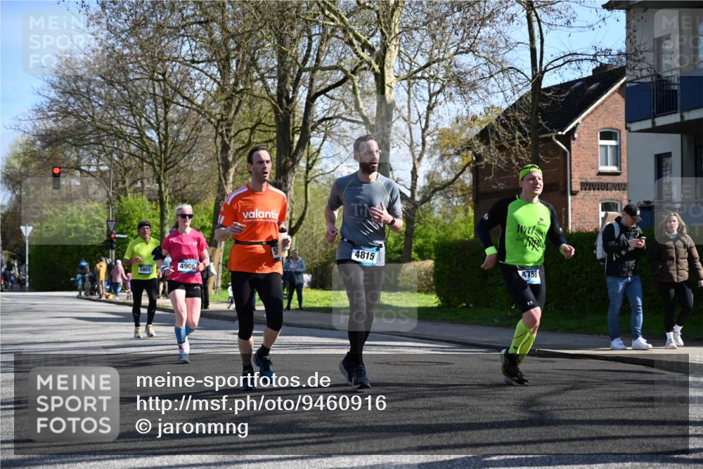 12.04.2026 - 45. Internationalen Wilhelmsburger Insellauf J. Mangold http://msf.ph/oto/9460916 12.04.2026 10:44:29 Ziel 3662, 2911, 4934, 2940, 4815, 4758, 5009, 4906, 5805, 2920, 2920, 3173, 2190, 4914, 5341, 5435, 5563, 2075, 2810, 3408, 4739, 3416, 2899, 4785 meine-sportfotos.de