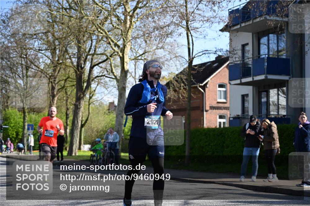 12.04.2026 - 45. Internationalen Wilhelmsburger Insellauf J. Mangold http://msf.ph/oto/9460949 12.04.2026 10:44:46 Ziel 5805, 2920, 3173, 2190, 4914, 5341, 5435, 5563, 2075, 2810, 3408, 4739, 3416, 2899, 4785, 3566, 5037, 5046, 3747, 3054, 2376, 2300, 3334, 4958, 3500, 4928 meine-sportfotos.de
