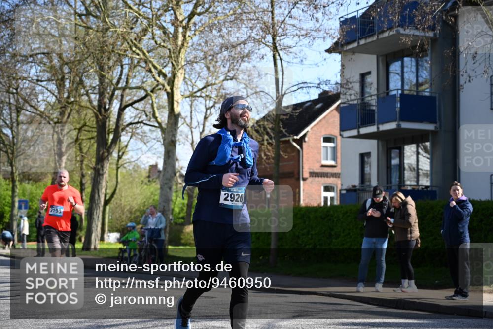 12.04.2026 - 45. Internationalen Wilhelmsburger Insellauf J. Mangold http://msf.ph/oto/9460950 12.04.2026 10:44:46 Ziel 5805, 2920, 3173, 2190, 4914, 5341, 5435, 5563, 2075, 2810, 3408, 4739, 3416, 2899, 4785, 3566, 5037, 5046, 3747, 3054, 2376, 2300, 3334, 4958, 3500, 4928 meine-sportfotos.de