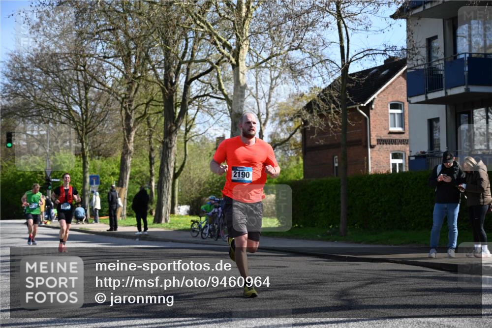 12.04.2026 - 45. Internationalen Wilhelmsburger Insellauf J. Mangold http://msf.ph/oto/9460964 12.04.2026 10:44:48 Ziel 5805, 2920, 3173, 2190, 4914, 5341, 5435, 5563, 2075, 2810, 3408, 4739, 3416, 2899, 4785, 3566, 5037, 5046, 3747, 3054, 2376, 2376, 2300, 3334, 4958, 3500, 4928, 4333, 2301, 2995 meine-sportfotos.de