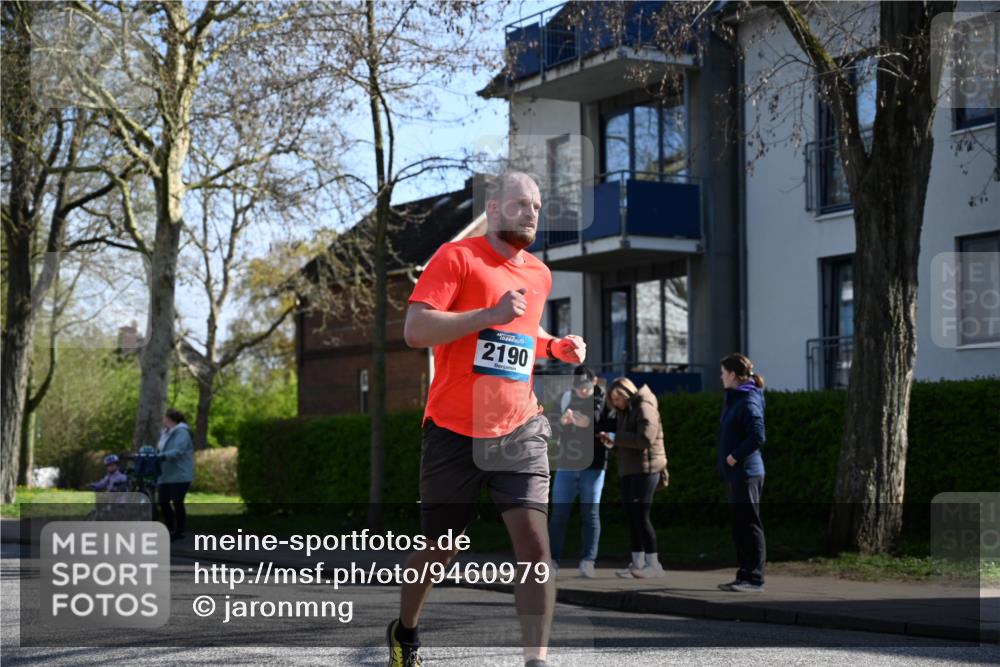 12.04.2026 - 45. Internationalen Wilhelmsburger Insellauf J. Mangold http://msf.ph/oto/9460979 12.04.2026 10:44:49 Ziel 5805, 2920, 3173, 2190, 4914, 5341, 5435, 5563, 2075, 2810, 3408, 4739, 3416, 2899, 4785, 3566, 5037, 5046, 3747, 3054, 2376, 2300, 3334, 4958, 3500, 4928, 4333, 2301, 2995, 2134 meine-sportfotos.de