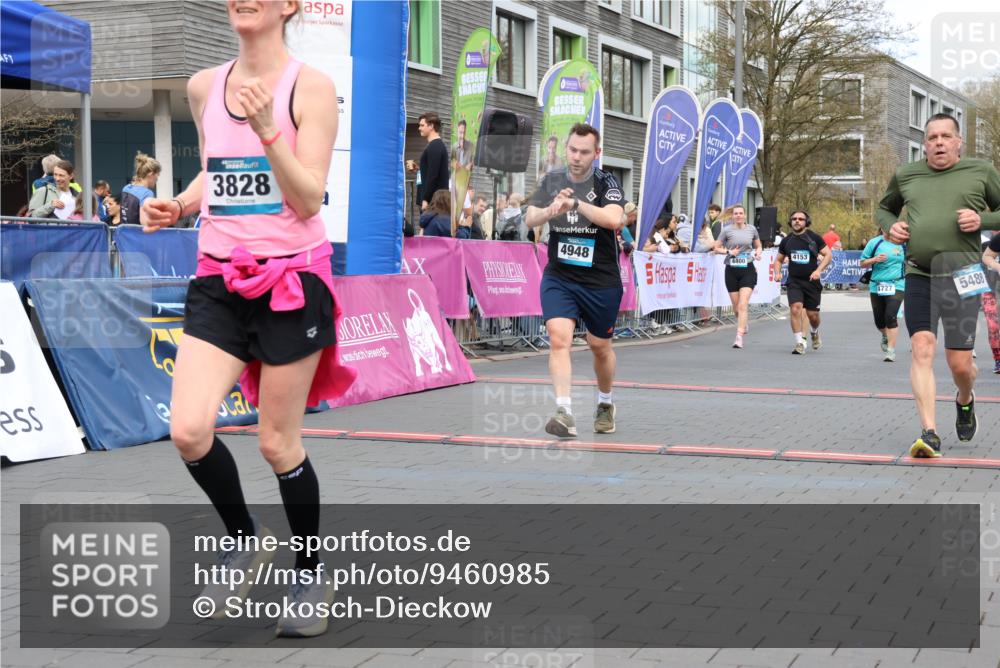 12.04.2026 - 45. Internationalen Wilhelmsburger Insellauf Strokosch-Dieckow http://msf.ph/oto/9460985 12.04.2026 13:18:56 Ziel 3277, 3828, 4948, 5488, 5663, 4727, 5541, 4153, 3528, 3527, 4400, 4403 meine-sportfotos.de