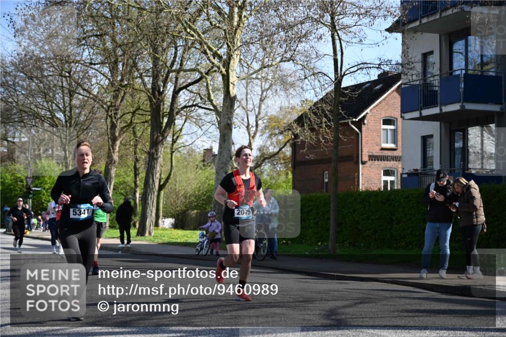 12.04.2026 - 45. Internationalen Wilhelmsburger Insellauf J. Mangold http://msf.ph/oto/9460989 12.04.2026 10:44:51 Ziel 2920, 3173, 2190, 4914, 5341, 5435, 5563, 2075, 2810, 3408, 4739, 3416, 2899, 4785, 2899, 4785, 3566, 5037, 5046, 3747, 3054, 2376, 2300, 3334, 2300, 3334, 4958, 3500, 4928, 4333, 2301, 2995, 2134, 3369 meine-sportfotos.de