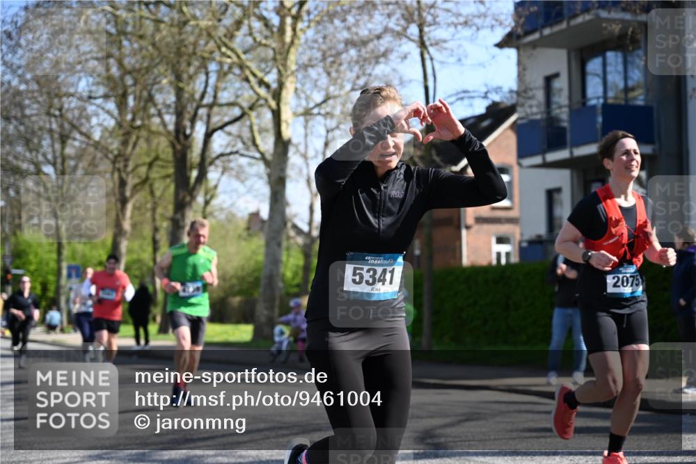12.04.2026 - 45. Internationalen Wilhelmsburger Insellauf J. Mangold http://msf.ph/oto/9461004 12.04.2026 10:44:52 Ziel 2920, 3173, 2190, 4914, 5341, 5435, 5563, 2075, 2810, 3408, 4739, 3416, 2899, 4785, 3566, 5037, 5046, 3747, 3054, 2376, 2300, 3334, 4958, 3500, 4928, 4333, 2301, 2995, 2134, 3369, 4635 meine-sportfotos.de
