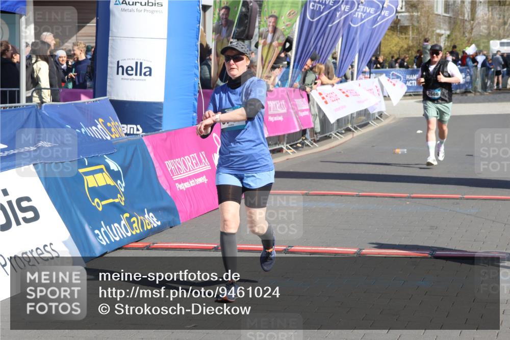 12.04.2026 - 45. Internationalen Wilhelmsburger Insellauf Strokosch-Dieckow http://msf.ph/oto/9461024 12.04.2026 11:08:42 Ziel 4977, 3740, 2686 meine-sportfotos.de