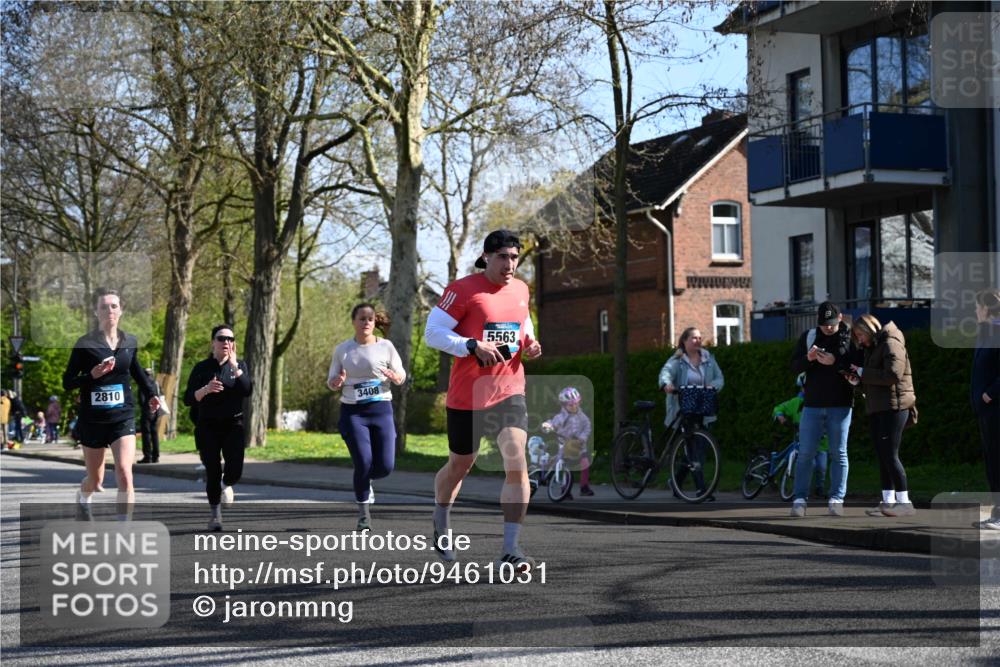 12.04.2026 - 45. Internationalen Wilhelmsburger Insellauf J. Mangold http://msf.ph/oto/9461031 12.04.2026 10:44:55 Ziel 3173, 2190, 4914, 5341, 5435, 5563, 2075, 2810, 3408, 4739, 3416, 2899, 4785, 3566, 5037, 5046, 3747, 3054, 2376, 2300, 3334, 4958, 3500, 4928, 4333, 2301, 2995, 2134, 3369, 4635, 3772 meine-sportfotos.de