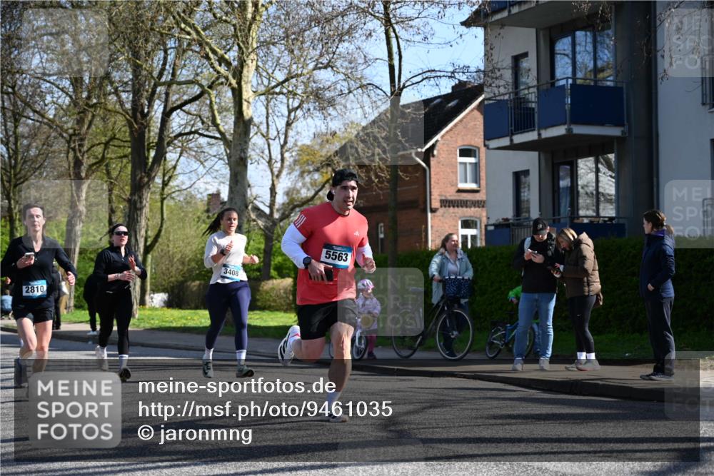 12.04.2026 - 45. Internationalen Wilhelmsburger Insellauf J. Mangold http://msf.ph/oto/9461035 12.04.2026 10:44:55 Ziel 3173, 2190, 4914, 5341, 5435, 5563, 2075, 2810, 3408, 4739, 3416, 2899, 4785, 3566, 5037, 5046, 3747, 3054, 2376, 2300, 3334, 4958, 3500, 4928, 4333, 2301, 2995, 2134, 3369, 4635, 3772 meine-sportfotos.de