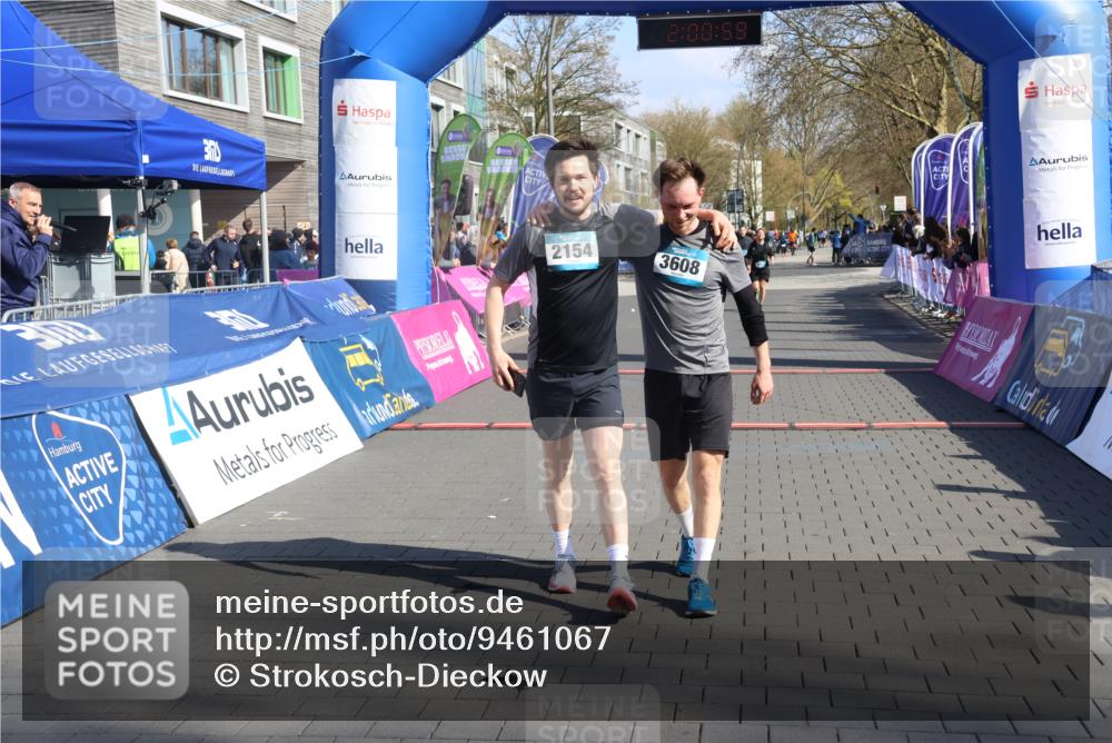 12.04.2026 - 45. Internationalen Wilhelmsburger Insellauf Strokosch-Dieckow http://msf.ph/oto/9461067 12.04.2026 10:50:57 Ziel 2154, 3608, 4903 meine-sportfotos.de