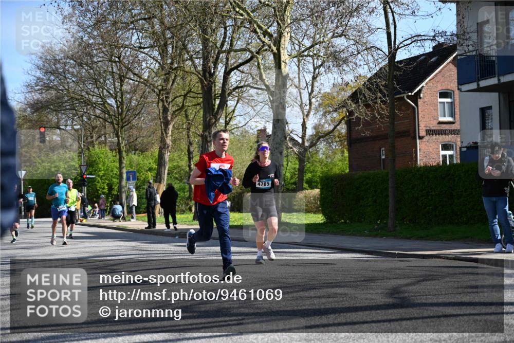 12.04.2026 - 45. Internationalen Wilhelmsburger Insellauf J. Mangold http://msf.ph/oto/9461069 12.04.2026 10:44:59 Ziel 3173, 2190, 4914, 5341, 5435, 5563, 2075, 2810, 3408, 4739, 3416, 2899, 4785, 3566, 5037, 5046, 3747, 3054, 3054, 2376, 2300, 3334, 4958, 3500, 4928, 4333, 2301, 2995, 4333, 2301, 2995, 2134, 3369, 4635, 3772, 3337, 3680 meine-sportfotos.de