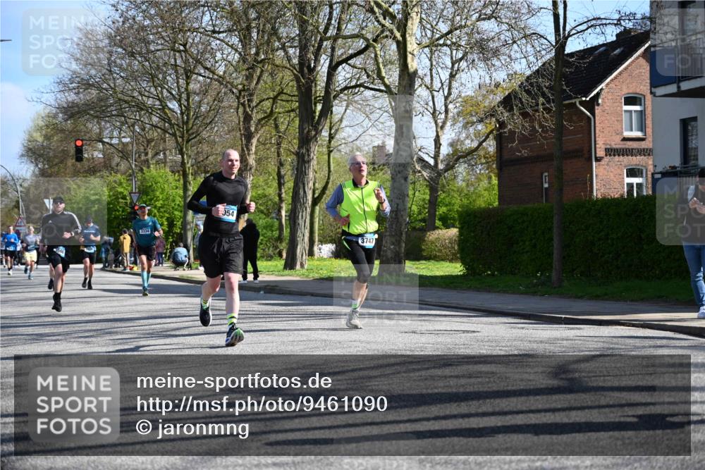12.04.2026 - 45. Internationalen Wilhelmsburger Insellauf J. Mangold http://msf.ph/oto/9461090 12.04.2026 10:45:04 Ziel 5563, 2075, 2810, 3408, 4739, 3416, 2899, 4785, 3566, 5037, 5046, 3747, 3054, 2376, 2300, 3334, 4958, 3500, 4928, 4333, 2301, 2995, 2134, 3369, 4635, 4635, 3772, 3337, 3680, 5325, 3653, 4139, 4531, 5694, 2216, 3430 meine-sportfotos.de