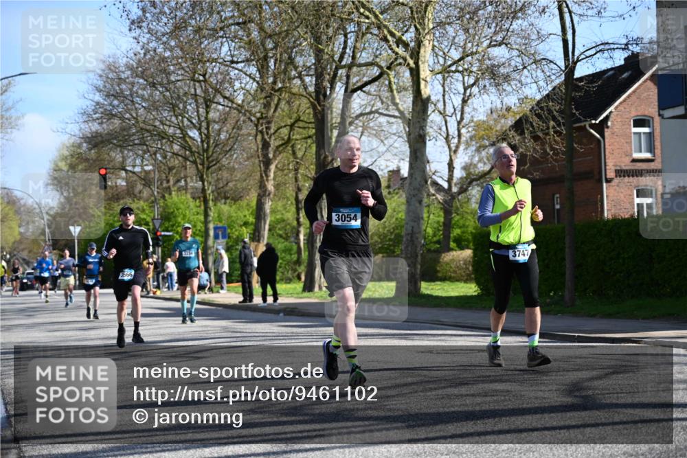 12.04.2026 - 45. Internationalen Wilhelmsburger Insellauf J. Mangold http://msf.ph/oto/9461102 12.04.2026 10:45:05 Ziel 5563, 2075, 2810, 3408, 4739, 3416, 2899, 4785, 3566, 5037, 5046, 3747, 3054, 2376, 2300, 3334, 4958, 3500, 4928, 4333, 2301, 2995, 2134, 3369, 4635, 3772, 3772, 3337, 3680, 5325, 3653, 4139, 4531, 5694, 2216, 3430 meine-sportfotos.de