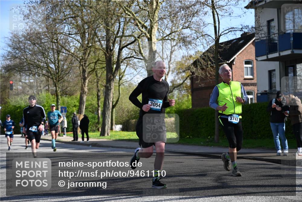 12.04.2026 - 45. Internationalen Wilhelmsburger Insellauf J. Mangold http://msf.ph/oto/9461110 12.04.2026 10:45:06 Ziel 2810, 3408, 4739, 3416, 2899, 4785, 3566, 5037, 5046, 3747, 3054, 2376, 2300, 3334, 4958, 3500, 4928, 4333, 2301, 2995, 2134, 3369, 4635, 3772, 3337, 3680, 5325, 3653, 4139, 4531, 5694, 2216, 3430, 5594, 4481 meine-sportfotos.de