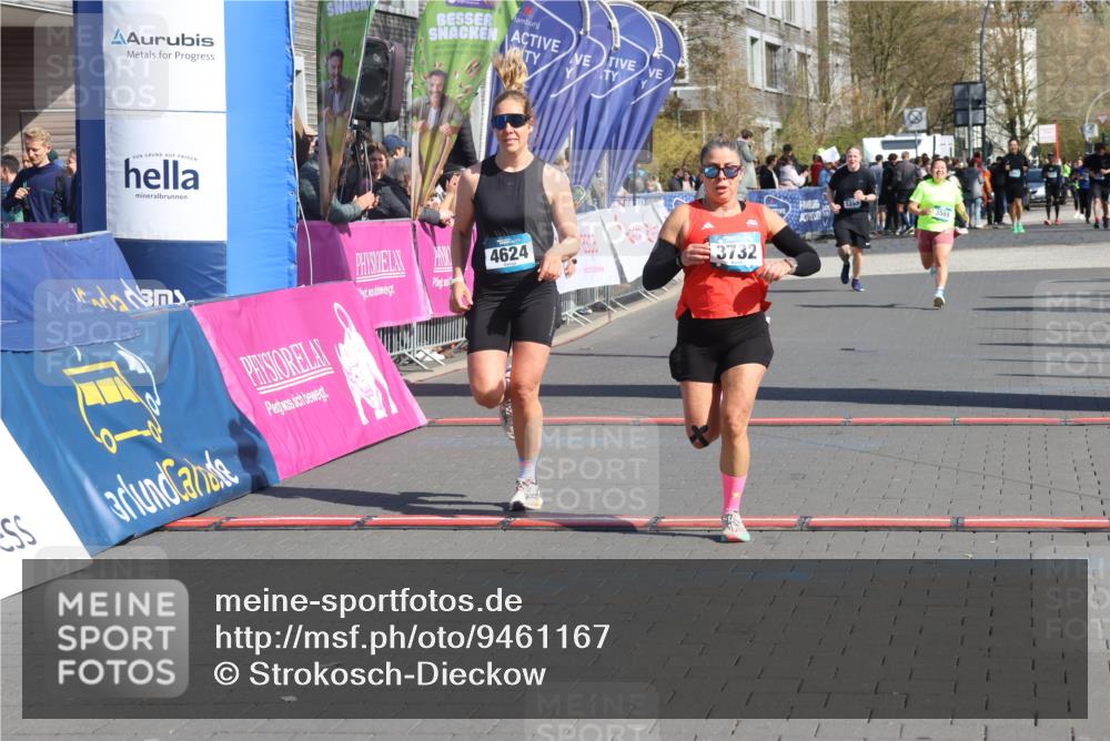 12.04.2026 - 45. Internationalen Wilhelmsburger Insellauf Strokosch-Dieckow http://msf.ph/oto/9461167 12.04.2026 11:08:57 Ziel 4624, 3732, 4232 meine-sportfotos.de