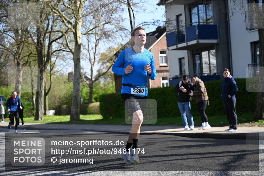 12.04.2026 - 45. Internationalen Wilhelmsburger Insellauf J. Mangold http://msf.ph/oto/9461174 12.04.2026 10:45:17 Ziel 3566, 5037, 5046, 3747, 3054, 2376, 2300, 3334, 4958, 3500, 4928, 4333, 2301, 2995, 2134, 3369, 4635, 3772, 3772, 3337, 3680, 5325, 3653, 4139, 4531, 5694, 2216, 3430, 5594, 4481, 4682, 5664, 3172, 2691 meine-sportfotos.de