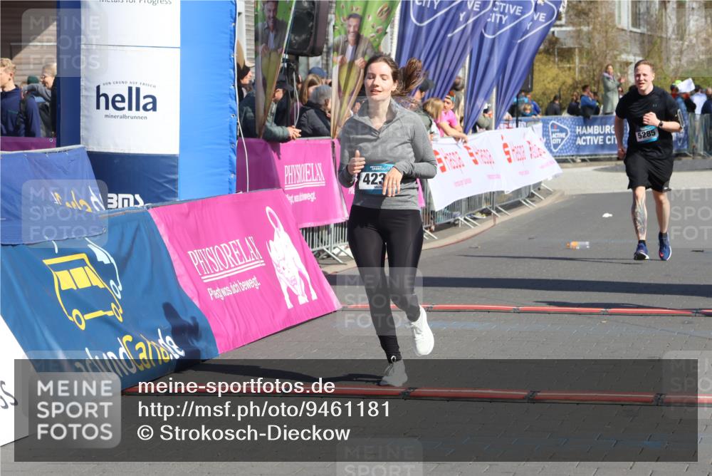 12.04.2026 - 45. Internationalen Wilhelmsburger Insellauf Strokosch-Dieckow http://msf.ph/oto/9461181 12.04.2026 11:09:01 Ziel 4624, 3732, 4232, 3569, 5285 meine-sportfotos.de