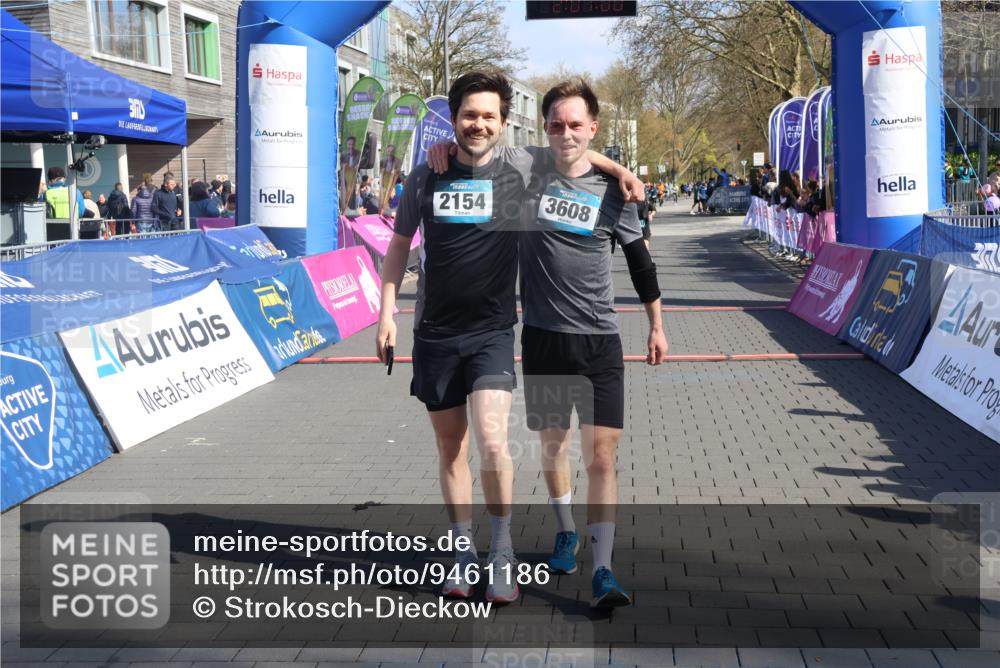 12.04.2026 - 45. Internationalen Wilhelmsburger Insellauf Strokosch-Dieckow http://msf.ph/oto/9461186 12.04.2026 10:50:58 Ziel 4903 meine-sportfotos.de