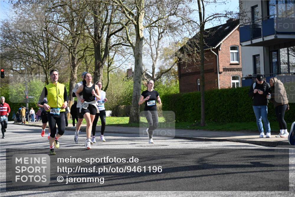 12.04.2026 - 45. Internationalen Wilhelmsburger Insellauf J. Mangold http://msf.ph/oto/9461196 12.04.2026 10:45:21 Ziel 5037, 5046, 3747, 3054, 2376, 2300, 3334, 4958, 3500, 4928, 4333, 2301, 2995, 2134, 3369, 4635, 3772, 3337, 3337, 3680, 5325, 3653, 4139, 4531, 5694, 2216, 3430, 5594, 4481, 4682, 5664, 3172, 2691, 3256, 3848, 3849, 5690 meine-sportfotos.de