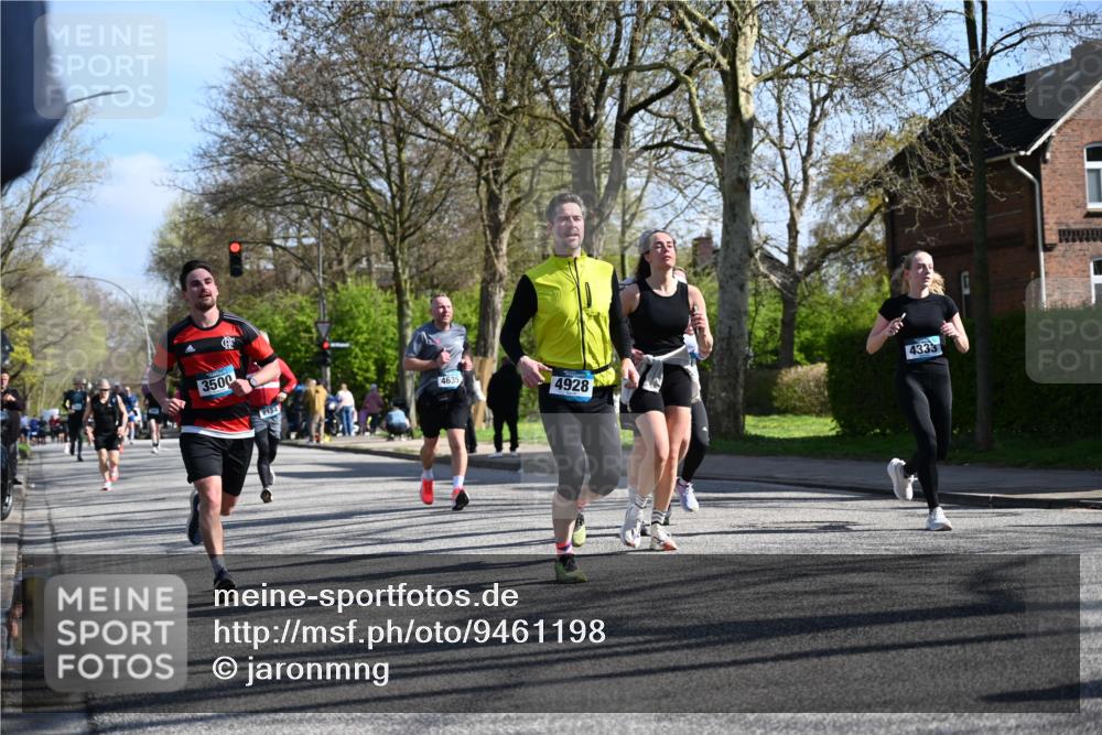12.04.2026 - 45. Internationalen Wilhelmsburger Insellauf J. Mangold http://msf.ph/oto/9461198 12.04.2026 10:45:22 Ziel 3747, 3054, 2376, 2300, 3334, 4958, 3500, 4928, 4333, 2301, 2995, 2134, 3369, 4635, 3772, 3337, 3680, 3680, 5325, 3653, 4139, 4531, 5694, 2216, 3430, 5594, 4481, 4682, 5664, 3172, 2691, 3256, 3848, 3849, 5690, 4182 meine-sportfotos.de