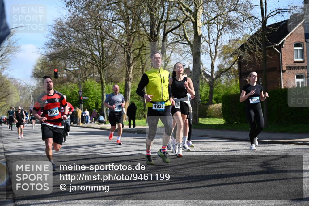 12.04.2026 - 45. Internationalen Wilhelmsburger Insellauf J. Mangold http://msf.ph/oto/9461199 12.04.2026 10:45:22 Ziel 3747, 3054, 2376, 2300, 3334, 4958, 3500, 4928, 4333, 2301, 2995, 2134, 3369, 4635, 3772, 3337, 3680, 3680, 5325, 3653, 4139, 4531, 5694, 2216, 3430, 5594, 4481, 4682, 5664, 3172, 2691, 3256, 3848, 3849, 5690, 4182 meine-sportfotos.de