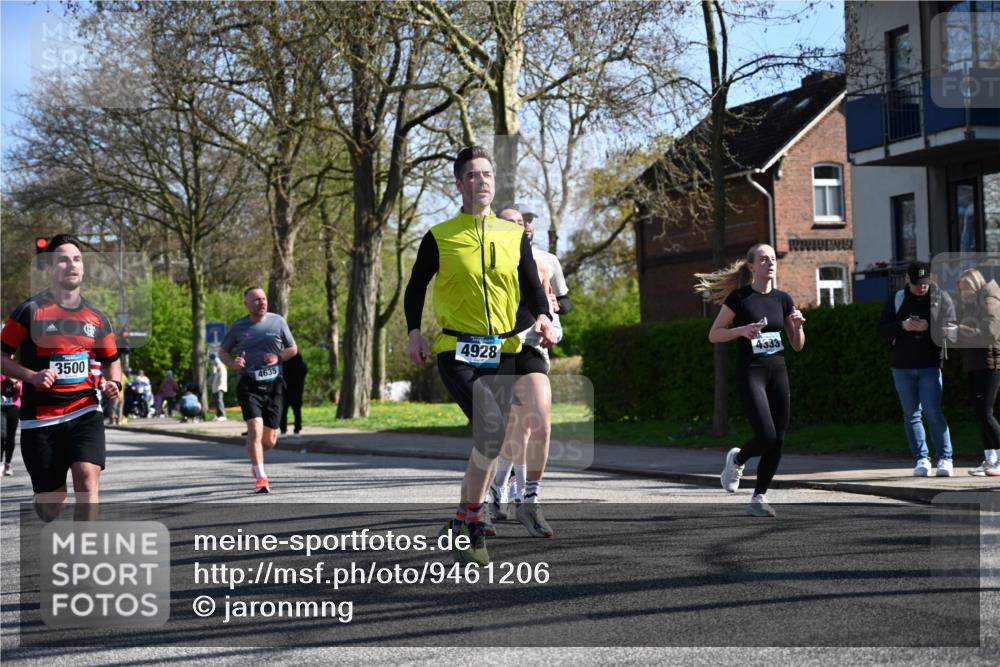 12.04.2026 - 45. Internationalen Wilhelmsburger Insellauf J. Mangold http://msf.ph/oto/9461206 12.04.2026 10:45:22 Ziel 3747, 3054, 2376, 2300, 3334, 4958, 3500, 4928, 4333, 2301, 2995, 2134, 3369, 4635, 3772, 3337, 3680, 3680, 5325, 3653, 4139, 4531, 5694, 2216, 3430, 5594, 4481, 4682, 5664, 3172, 2691, 3256, 3848, 3849, 5690, 4182 meine-sportfotos.de
