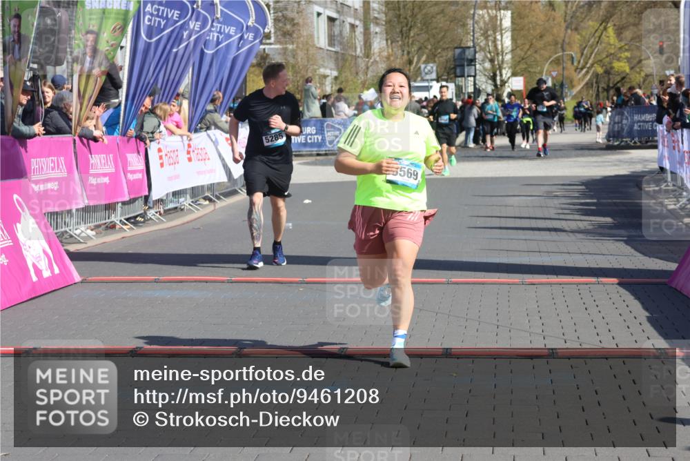 12.04.2026 - 45. Internationalen Wilhelmsburger Insellauf Strokosch-Dieckow http://msf.ph/oto/9461208 12.04.2026 11:09:03 Ziel 4232, 3569, 5285 meine-sportfotos.de