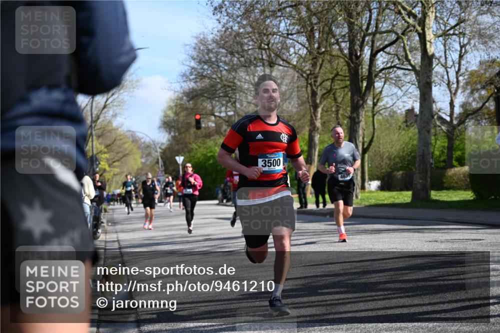 12.04.2026 - 45. Internationalen Wilhelmsburger Insellauf J. Mangold http://msf.ph/oto/9461210 12.04.2026 10:45:23 Ziel 3054, 2376, 2300, 3334, 4958, 3500, 4928, 4333, 2301, 2995, 2134, 3369, 4635, 3772, 3337, 3680, 5325, 3653, 4139, 4531, 5694, 2216, 3430, 5594, 4481, 4682, 5664, 3172, 2691, 3256, 3848, 3849, 5690, 4182 meine-sportfotos.de