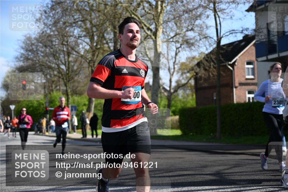 12.04.2026 - 45. Internationalen Wilhelmsburger Insellauf J. Mangold http://msf.ph/oto/9461221 12.04.2026 10:45:24 Ziel 3054, 2376, 2300, 3334, 4958, 3500, 4928, 4333, 2301, 2995, 2134, 3369, 4635, 3772, 3337, 3680, 5325, 3653, 4139, 4531, 5694, 2216, 3430, 5594, 4481, 4682, 5664, 3172, 2691, 3256, 3848, 3849, 5690, 4182, 2460 meine-sportfotos.de