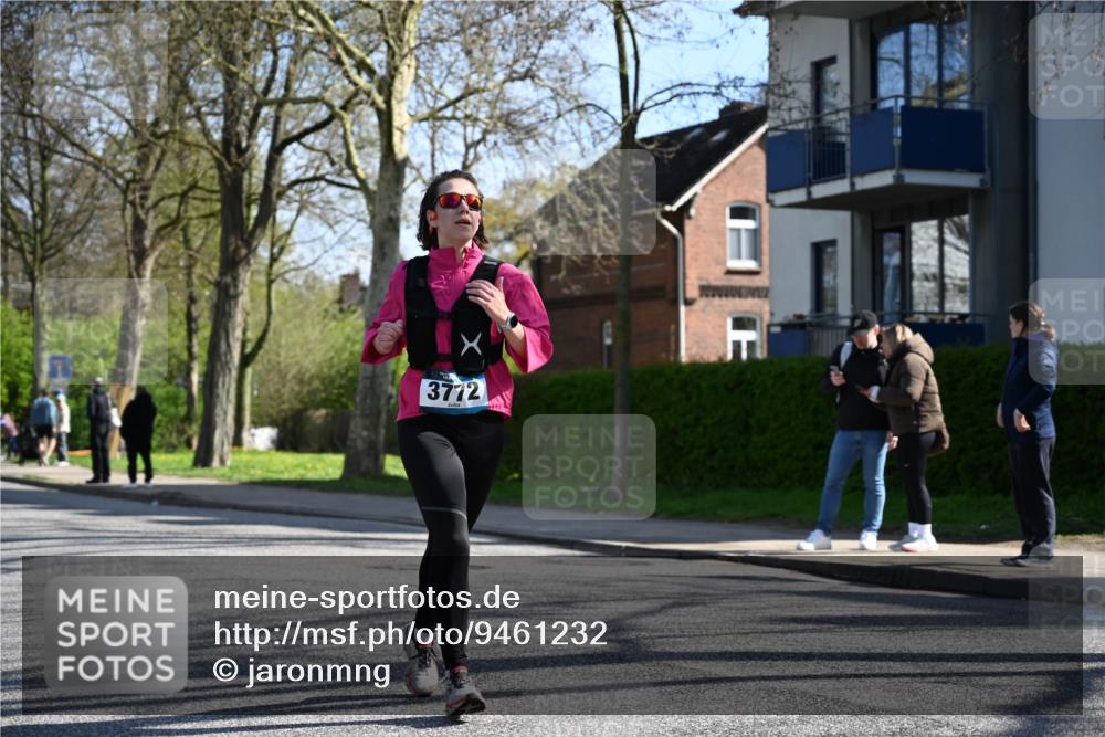 12.04.2026 - 45. Internationalen Wilhelmsburger Insellauf J. Mangold http://msf.ph/oto/9461232 12.04.2026 10:45:28 Ziel 2300, 3334, 4958, 3500, 4928, 4333, 2301, 2995, 2134, 3369, 4635, 3772, 3337, 3680, 5325, 3653, 4139, 4531, 5694, 2216, 3430, 2216, 3430, 5594, 4481, 4682, 5664, 3172, 2691, 3256, 3848, 3849, 5690, 4182, 2460, 2706, 4357, 3952 meine-sportfotos.de