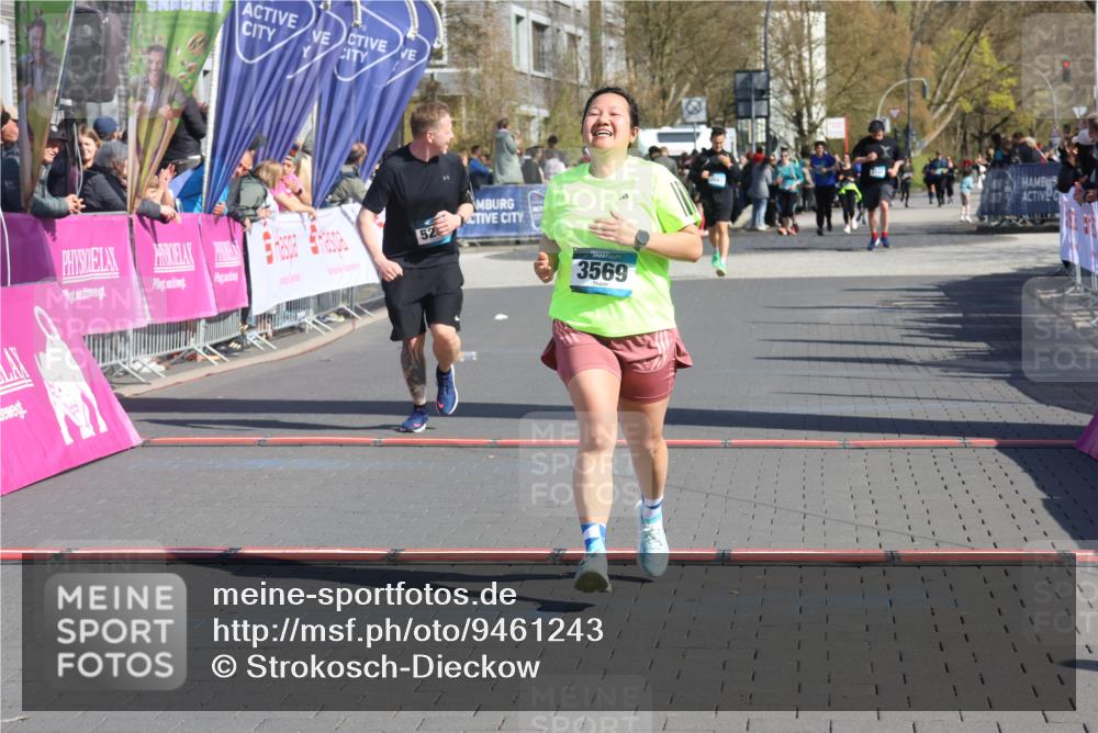 12.04.2026 - 45. Internationalen Wilhelmsburger Insellauf Strokosch-Dieckow http://msf.ph/oto/9461243 12.04.2026 11:09:03 Ziel 4232, 3569, 5285 meine-sportfotos.de