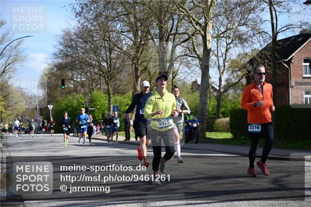 12.04.2026 - 45. Internationalen Wilhelmsburger Insellauf J. Mangold http://msf.ph/oto/9461261 12.04.2026 10:45:37 Ziel 2134, 3369, 4635, 3772, 3337, 3680, 5325, 3653, 4139, 4531, 5694, 2216, 3430, 5594, 4481, 4682, 5664, 3172, 2691, 3256, 3848, 3849, 5690, 4182, 2460, 2706, 2706, 4357, 3952, 4755, 3480 meine-sportfotos.de